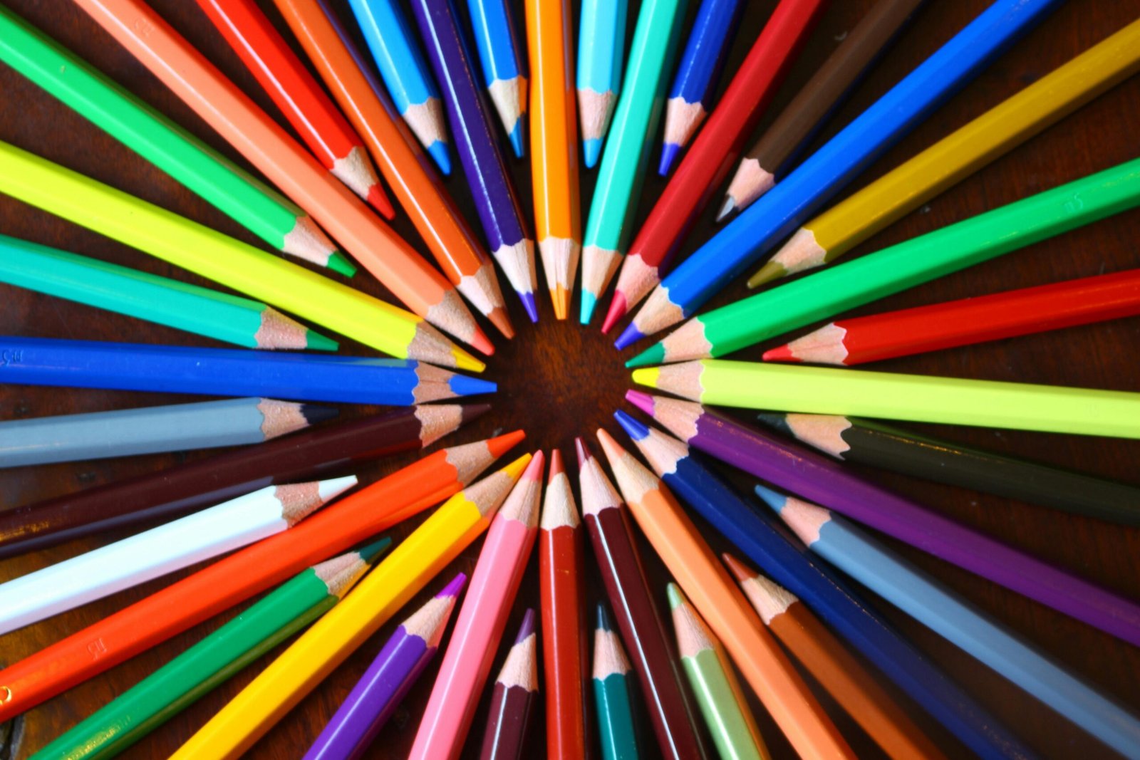 Ronde crayons couleur rééducation graphothérapie